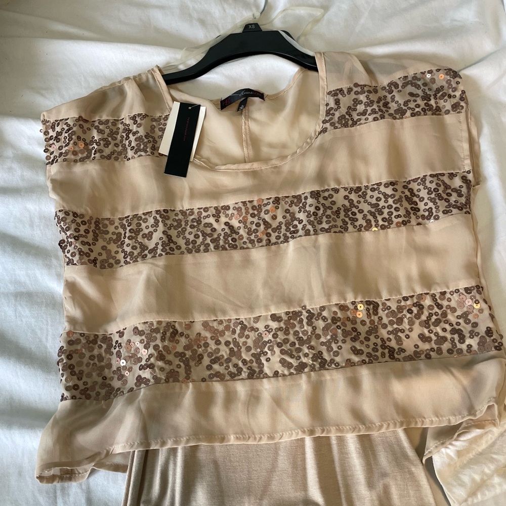 Juniors 2 pc top BNWT sz S
